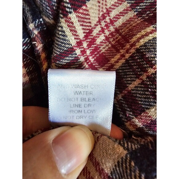 Flannel button up shirt size medium - Picture 9 of 9